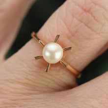Load image into Gallery viewer, 40% OFF! Vintage pearl ring in yellow gold