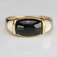 Load image into Gallery viewer, Onyx and mother of pearl ring in yellow gold