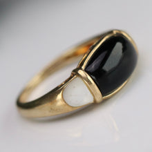 Load image into Gallery viewer, Onyx and mother of pearl ring in yellow gold