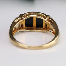 Load image into Gallery viewer, Onyx and mother of pearl ring in yellow gold
