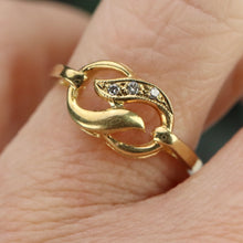 Load image into Gallery viewer, Vintage diamond swirl ring in yellow gold