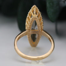 Load image into Gallery viewer, Vintage smokey quartz navette ring in yellow gold