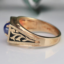 Load image into Gallery viewer, Heavy Vintage star sapphire ring in yellow gold