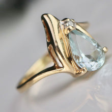 Load image into Gallery viewer, SPECIAL! Vintage Aquamarine and diamond ring in yellow gold