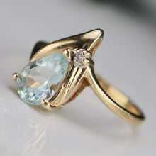Load image into Gallery viewer, SPECIAL! Vintage Aquamarine and diamond ring in yellow gold
