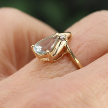 Load image into Gallery viewer, SPECIAL! Vintage Aquamarine and diamond ring in yellow gold