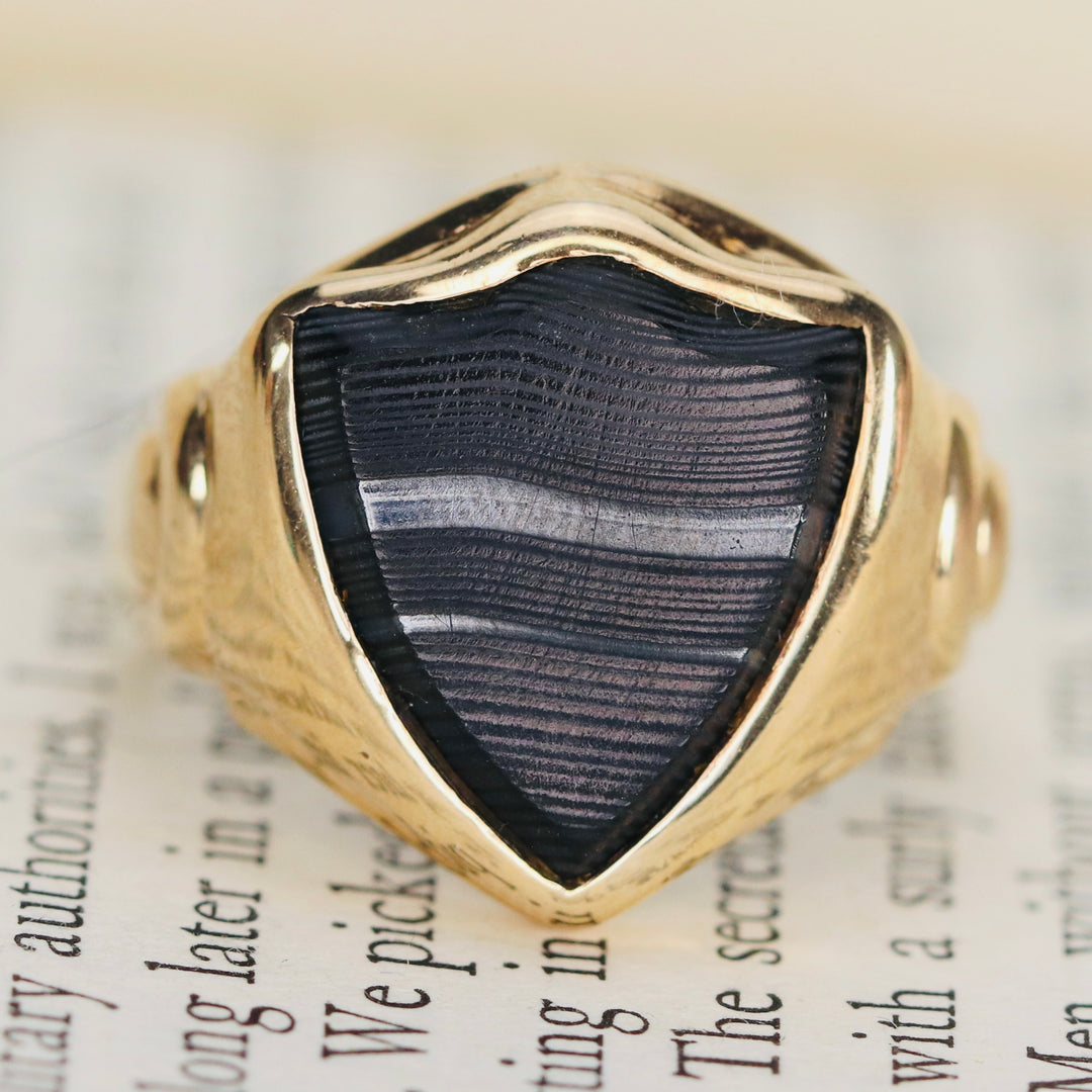 Vintage banded agate onyx shield shaped ring