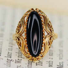 Load image into Gallery viewer, Vintage onyx ring in yellow gold
