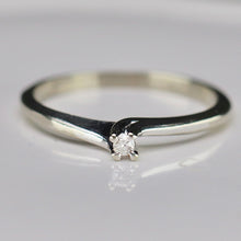 Load image into Gallery viewer, Estate vintage diamond solitaire ring in white gold