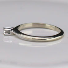 Load image into Gallery viewer, Estate vintage diamond solitaire ring in white gold