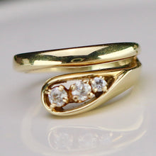 Load image into Gallery viewer, Estate vintage Diamond pinky ring in 14k yellow gold