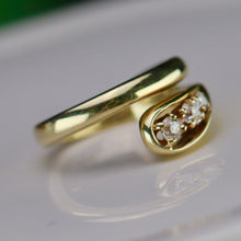 Load image into Gallery viewer, Estate vintage Diamond pinky ring in 14k yellow gold
