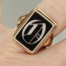 Load image into Gallery viewer, Estate vintage banded agate letter O ring in rose gold