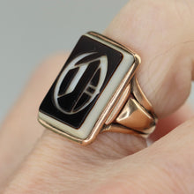 Load image into Gallery viewer, Estate vintage banded agate letter O ring in rose gold