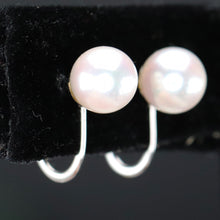 Load image into Gallery viewer, Estate pearl screwback earrings in 14k white gold