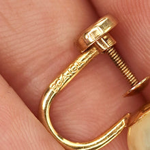Load image into Gallery viewer, Estate faux pearl screwback earrings in yellow gold