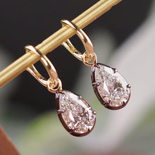 Load image into Gallery viewer, Lab Grown 4ctw E-F/VS Diamond pear shaped drops in 14k yellow gold
