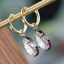 Load image into Gallery viewer, Lab Grown 4ctw E-F/VS Diamond pear shaped drops in 14k yellow gold