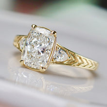 Load image into Gallery viewer, SPECIAL!  2ct cushion cut lab grown diamond ring in 14k yellow gold