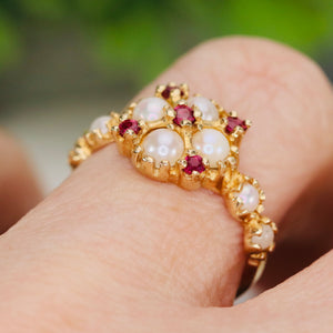 Stunning ruby and pearl ring in 14k yellow gold