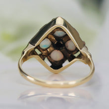 Load image into Gallery viewer, Vintage Opal ring in yellow gold