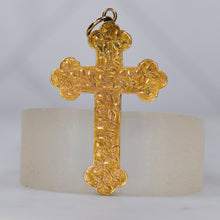 Load image into Gallery viewer, Vintage cross with engraved Ivy leaves in yellow gold