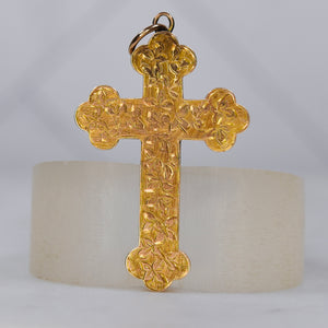 Vintage cross with engraved Ivy leaves in yellow gold