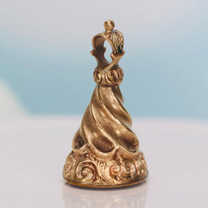 Vintage white agate fob in yellow gold