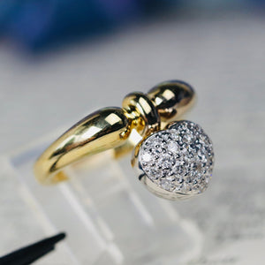 Heart shaped diamond cluster ring in 18k yellow gold