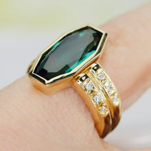 Load image into Gallery viewer, Estate green spinel and diamond ring in 18k yellow gold