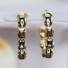 Load image into Gallery viewer, Puffed Heart hoops in yellow gold