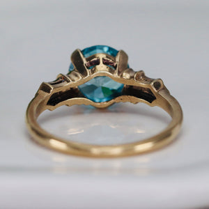 Vintage yellow gold blue zircon ring