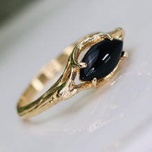 Load image into Gallery viewer, Vintage onyx ring in yellow gold
