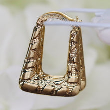 Load image into Gallery viewer, Classy square textured hoops in yellow gold