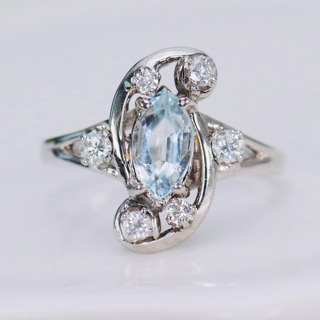 Vintage 14k gold aquamarine and diamond ring