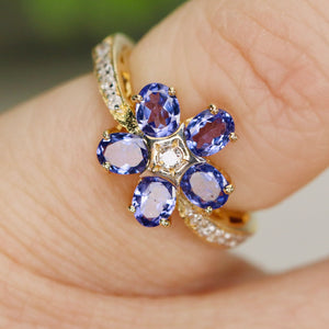 Vintage Tanzanite and diamond ring in 14k yellow gold