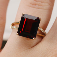 Load image into Gallery viewer, Garnet and diamond ring in 14k yellow gold