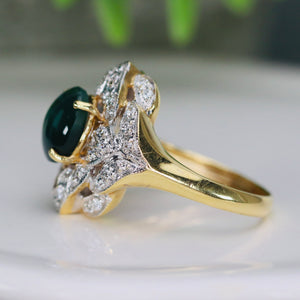 Impressive Cats eye chrysoberyl and diamond ring in 14k yellow gold