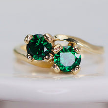 Load image into Gallery viewer, Vintage green spinel doublet bypass ring in yellow gold