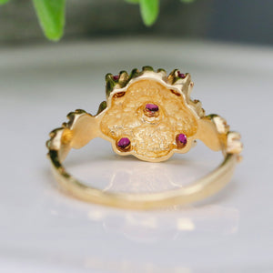 Stunning ruby and pearl ring in 14k yellow gold