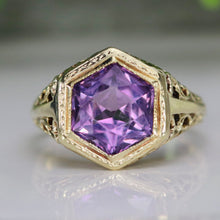 Load image into Gallery viewer, Hexagonal amethyst vintage ring in 14k yellow gold