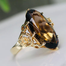 Load image into Gallery viewer, Vintage Smokey quartz moval ring in yellow gold