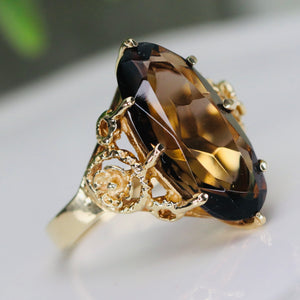 Vintage Smokey quartz moval ring in yellow gold
