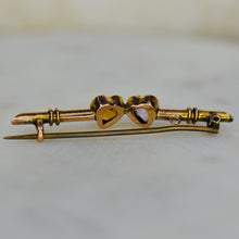 Load image into Gallery viewer, Vintage double heart brooch pin with amethyst and citrine in yellow gold from Manor Jewels