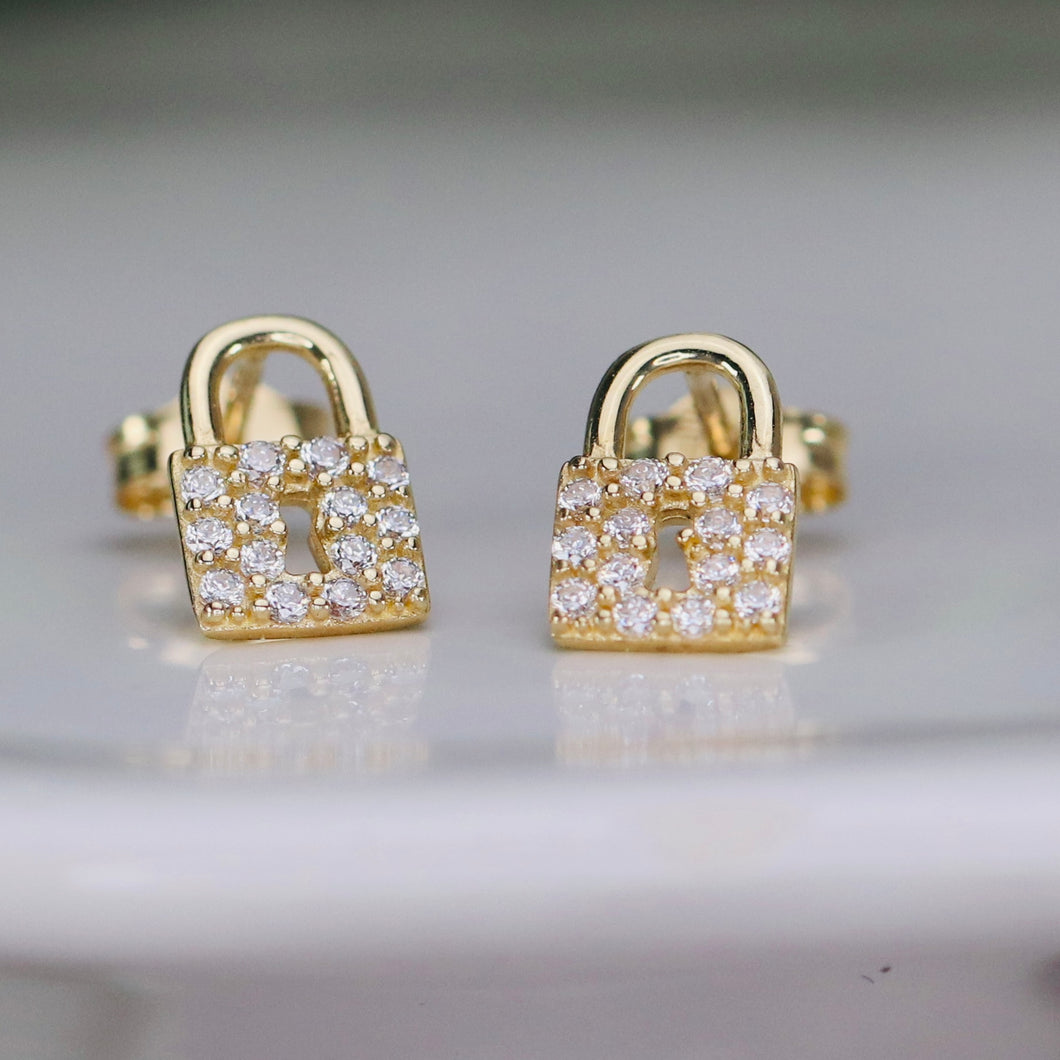 Adorable padlock studs in 14k yellow gold