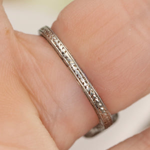 GIA Art Deco Sapphire and diamond ring in 18k white gold