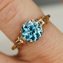 Load image into Gallery viewer, Vintage yellow gold blue zircon ring