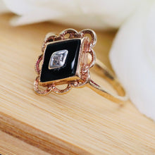 Load image into Gallery viewer, Onyx and diamond kite shaped ring in yellow gold