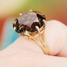Load image into Gallery viewer, Vintage Smokey Quartz ring in yellow gold