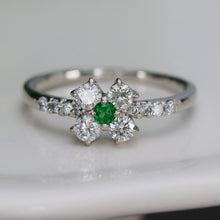 Load image into Gallery viewer, Estate tsavorite garnet and diamond ring in platinum